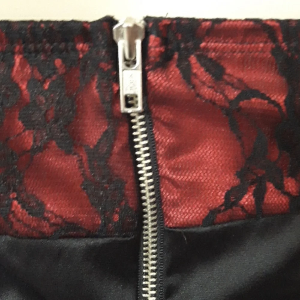 Beautiful ♥️ red & black 🖤 cocktail dress - Picture 3 of 8